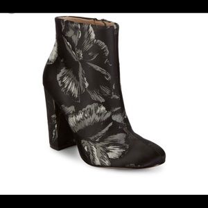 NEW Maiden Lane Floral Block Heel size 10.5